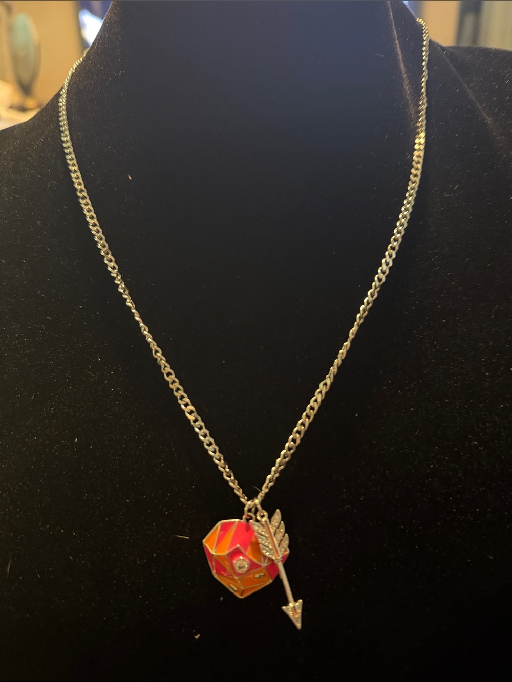 Melania Clara hot pink enamel heart Artemis arrow silver tone chain magnetic